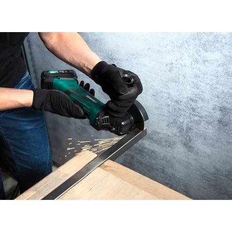 VONROC Winkelschleifer VPower 20V - 115mm - Komplettset Mit 2x 2.0Ah Akku, Schnellladegerät, Seitengriff Und Aufbewahrungstasche 2 VONROC Winkelschleifer VPower 20V - 115mm - Komplettset Mit 2x 2.0Ah Akku, Schnellladegerät, Seitengriff Und Aufbewahrungstasche – Bild 2